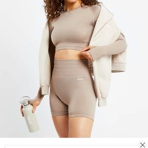 Balance V2 Seamless Shorts in Mocha